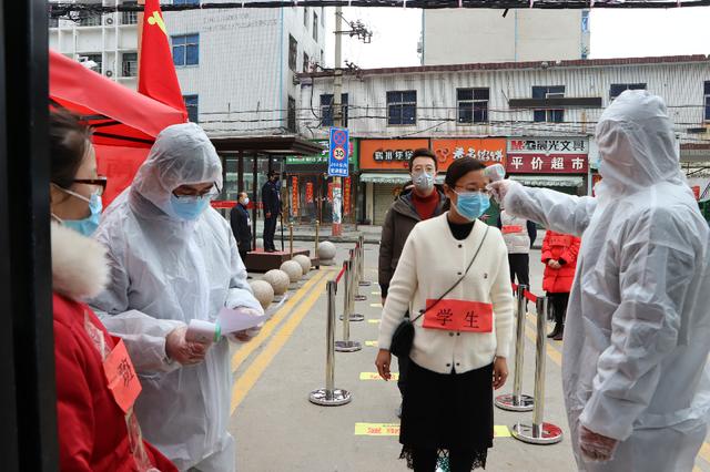市教育局對南陽一中、南陽五中高三開學(xué)準(zhǔn)備工作開展檢查驗(yàn)收
